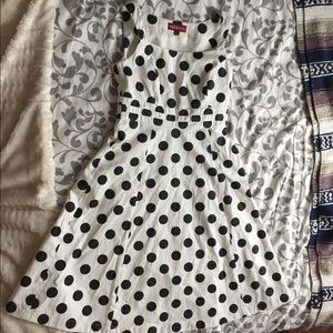 WHITE W/ BLACK POLKA DOT TARGET KNEE LENGTH DRESS